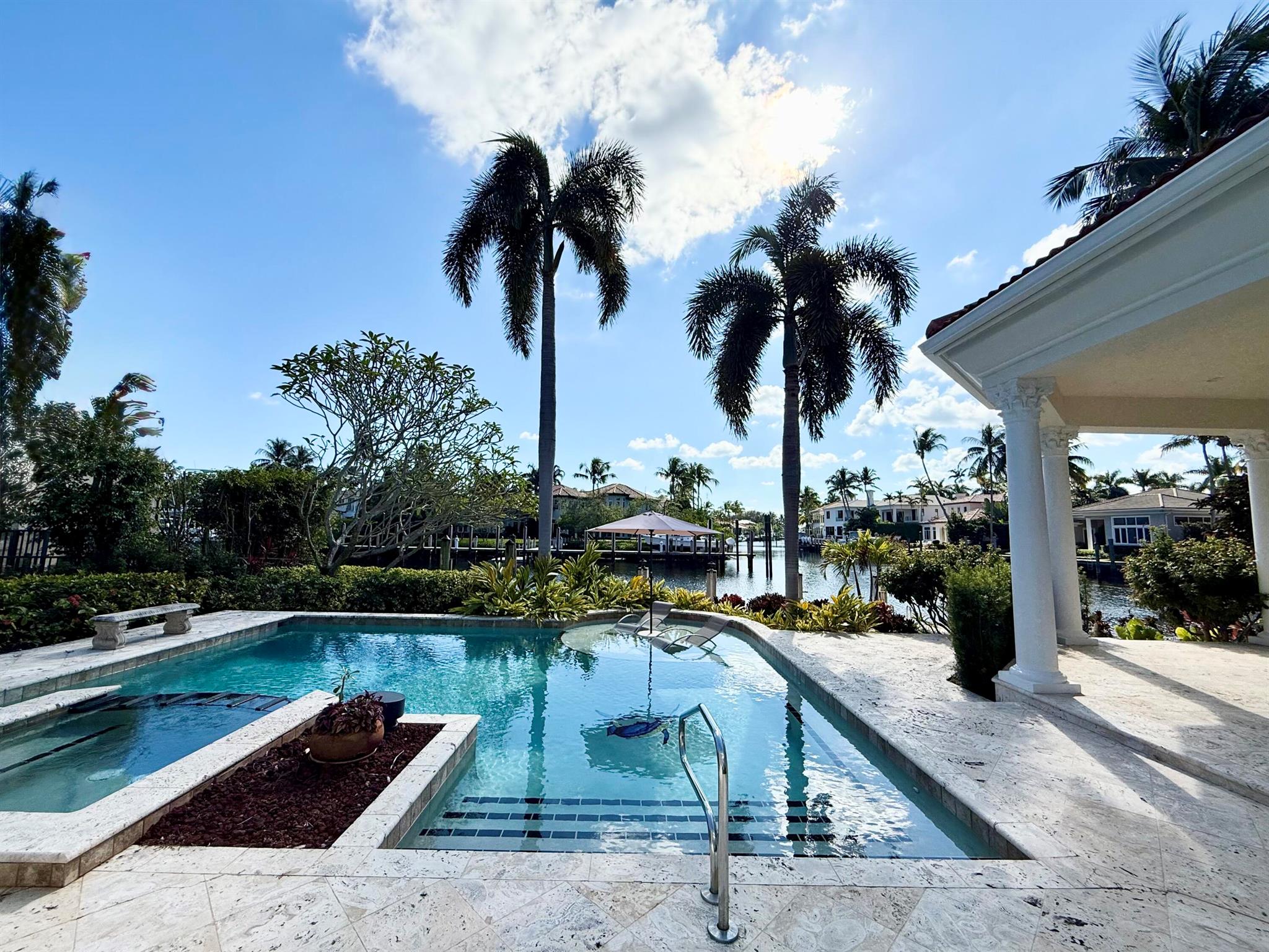 828 Harbour Isle Place