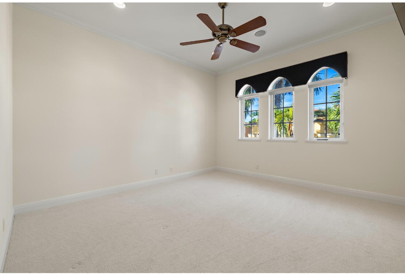 HARBOUR ISLES - Residential