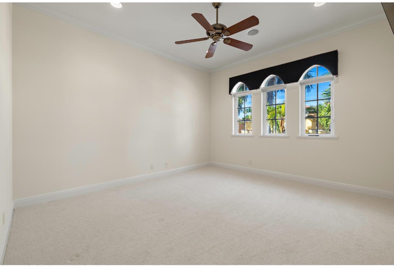 HARBOUR ISLES - Residential