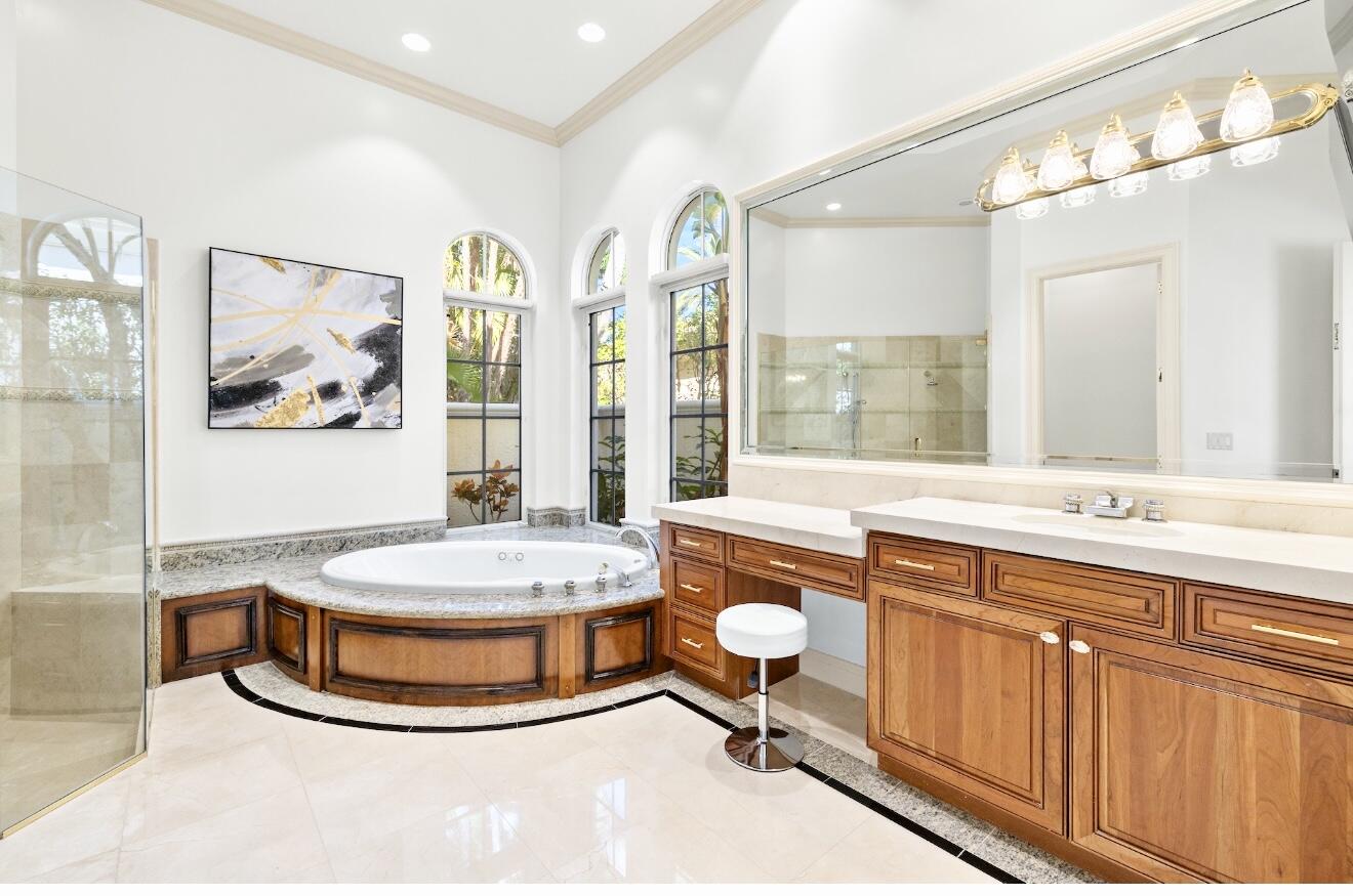 HARBOUR ISLES - Residential