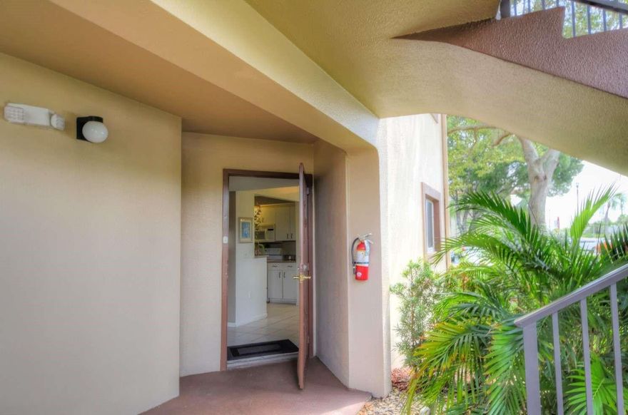Lease/Purchase, long term lease only, Resort style living,Beautiful large end unit, 2bedroom/2 bath, 1st floor unit, walking distance to pool/ close to mall, shopping center and public transportation (for sale also MLS#A11871661) also a 4th floor unit ,2BD/2BA available with lake view (MLS# A11871594}