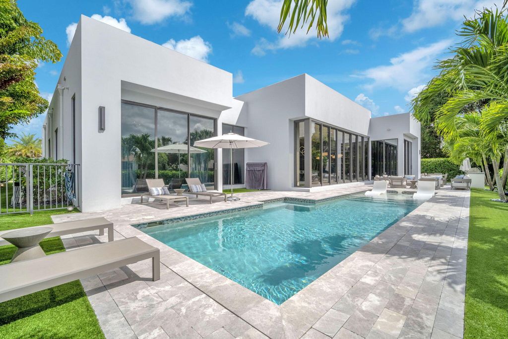 Photo of 17787 Scarsdale Way, Boca Raton, FL 33496 (MLS # B26010941)