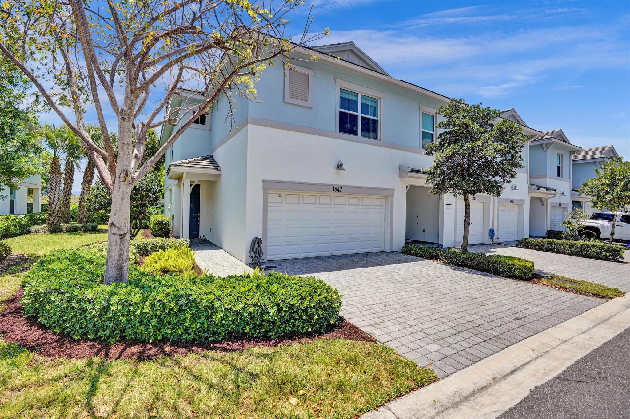 1842 Sandpiper Pointe Place