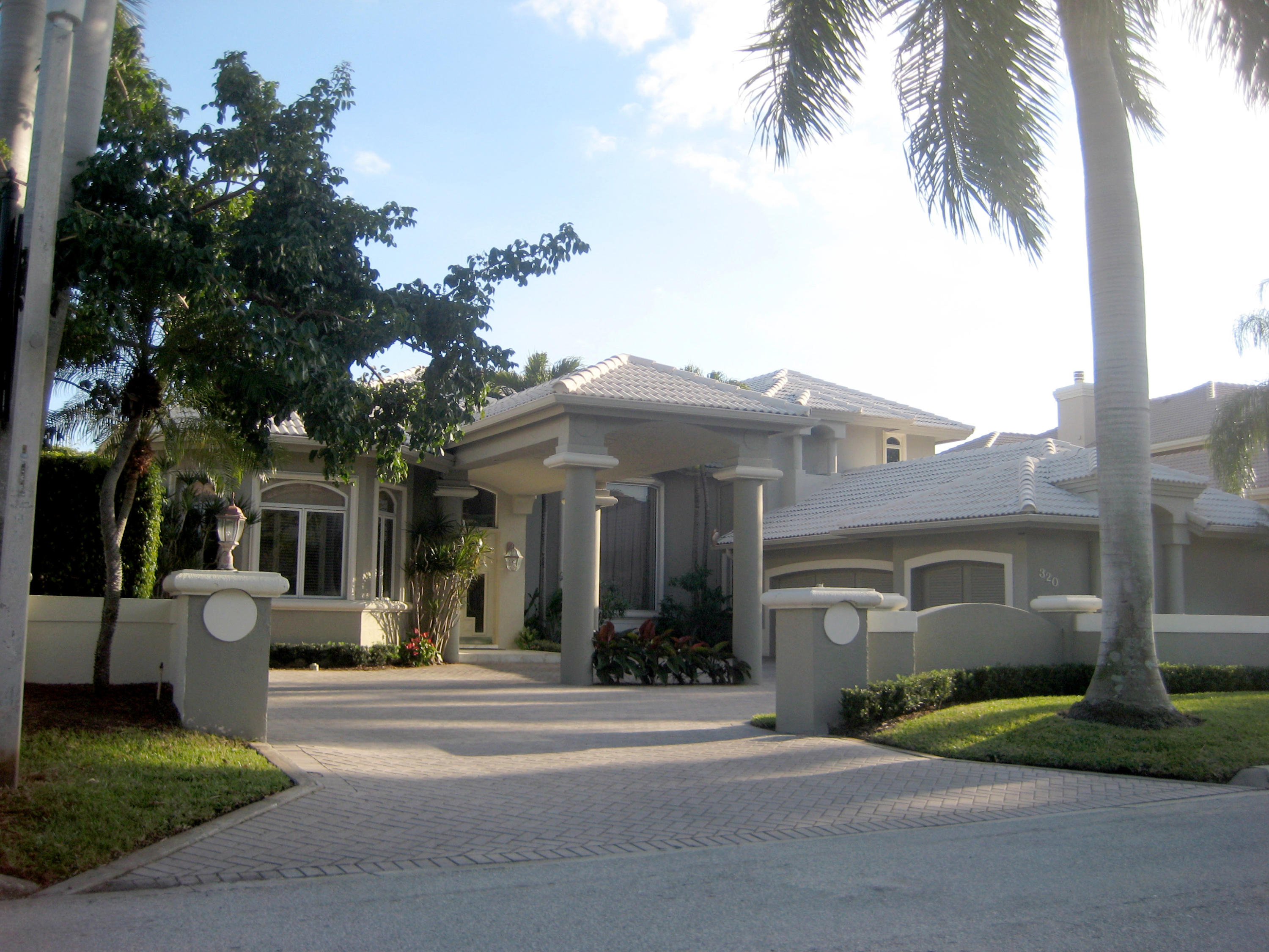 ROYAL PALM YACHT & COUNTR - Residential