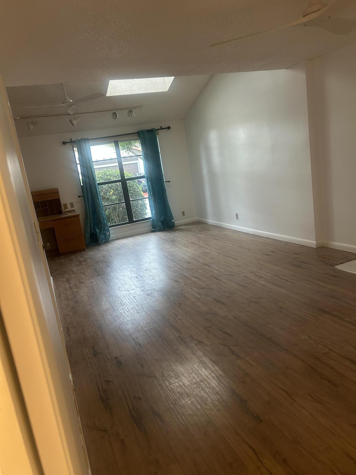 5657 Lakeview Mews Drive