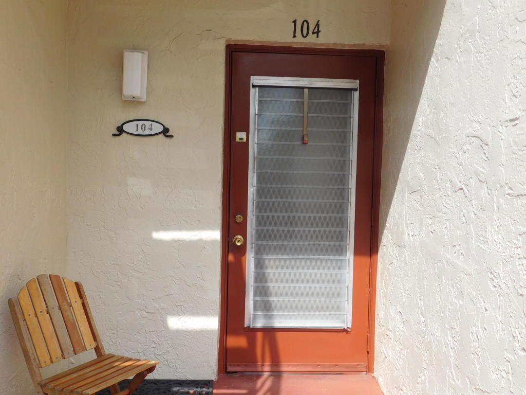 Photo of 15 Willowbrook Lane #104, Delray Beach, FL 33446 (MLS # R11161194)