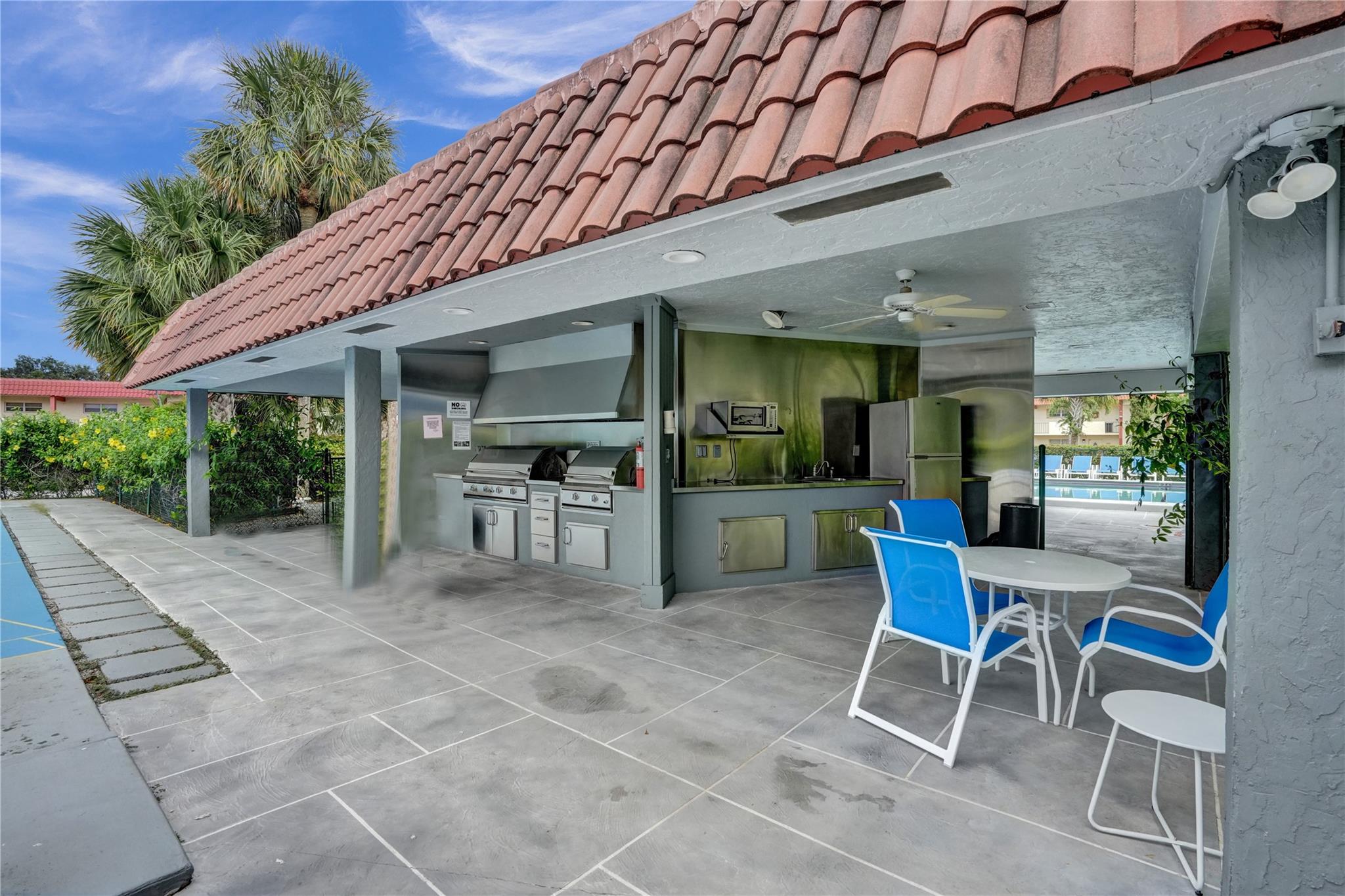 Hollybrook Golf & - Residential Lease