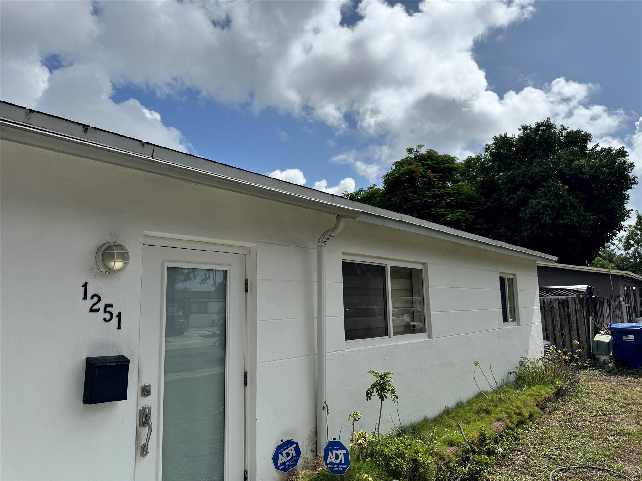 Unapproved Short Sale! Property needs some TLC!!