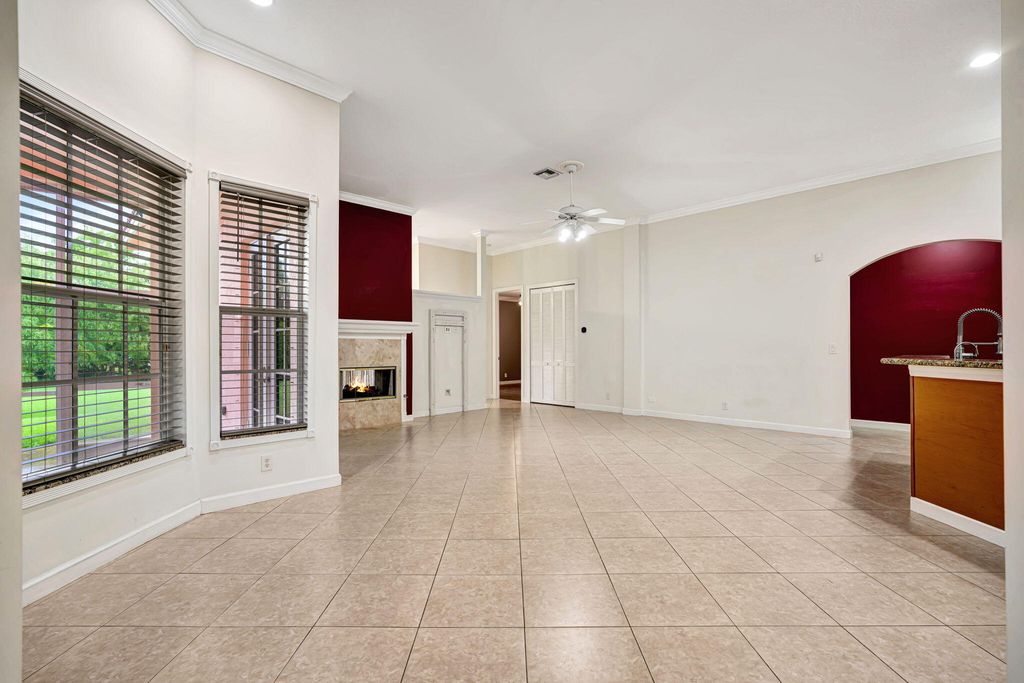 Photo of 15889 110th Avenue N, Jupiter, FL 33478 (MLS # R11008212)