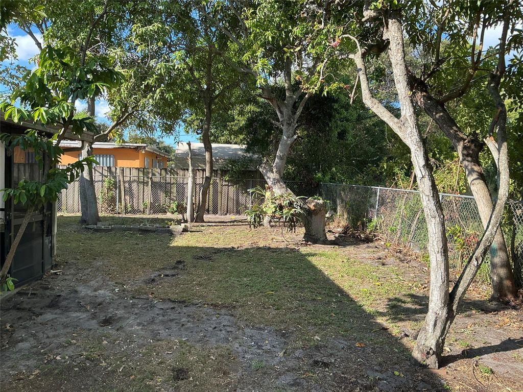 Photo of 3807 N Shore Dr, West Palm Beach, FL 33407 (MLS # F10533578)