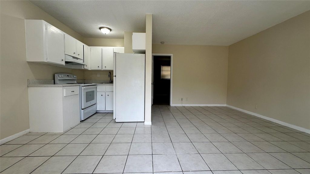 Photo of 717 SE 16th Street #2, Fort Lauderdale, FL 33316 (MLS # B26024261)