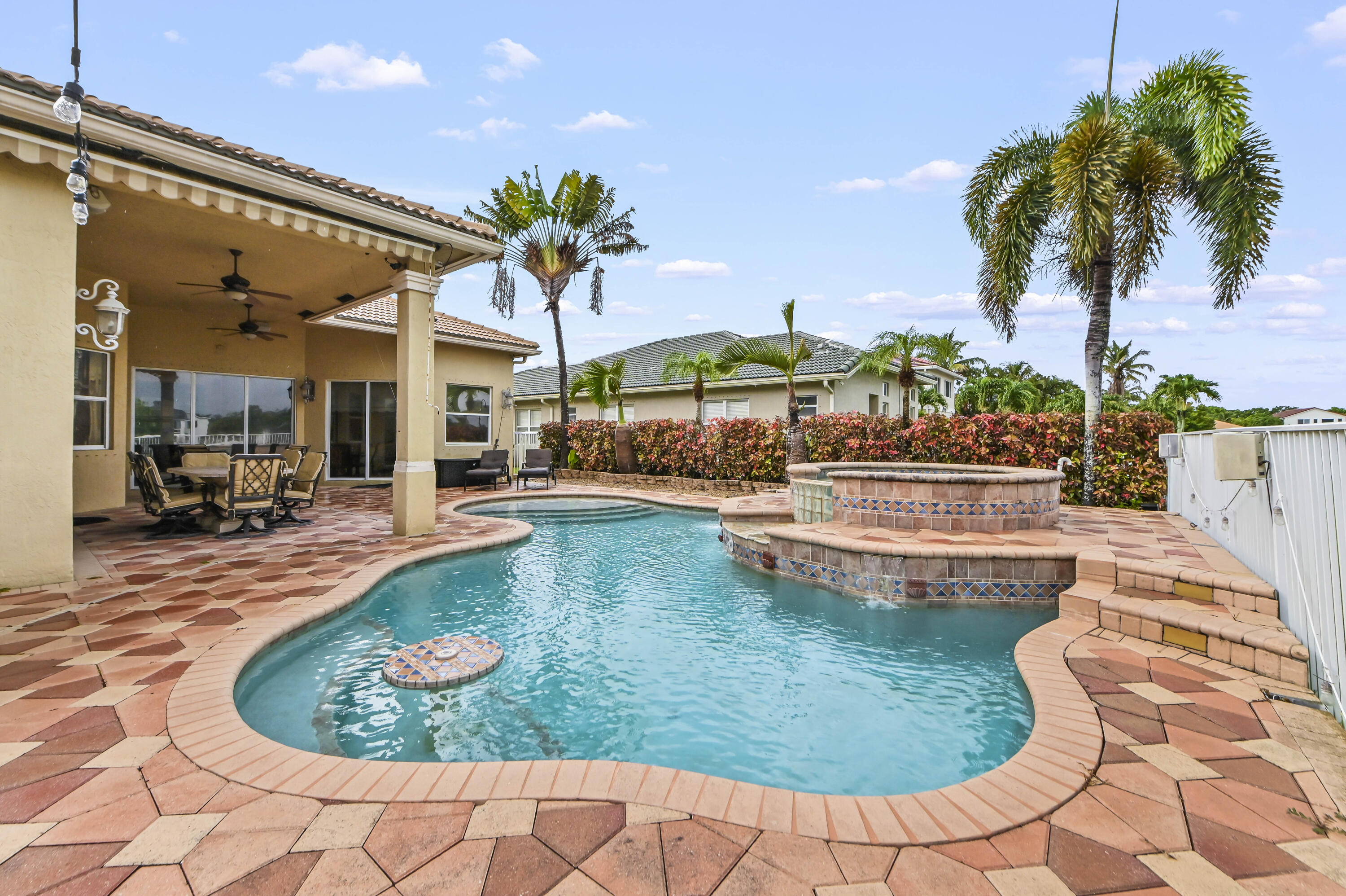 Properties 11852 Osprey Point Circle