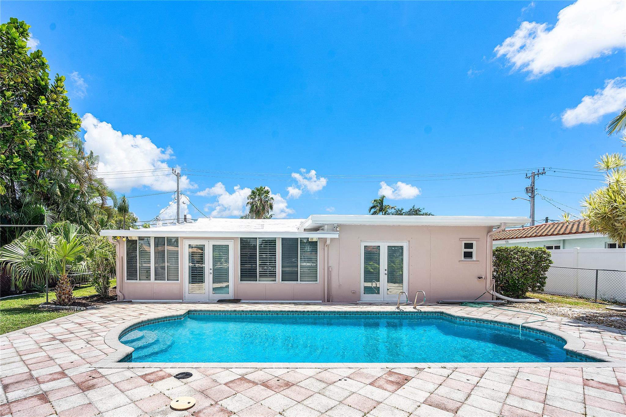 381 SE 6th Ter