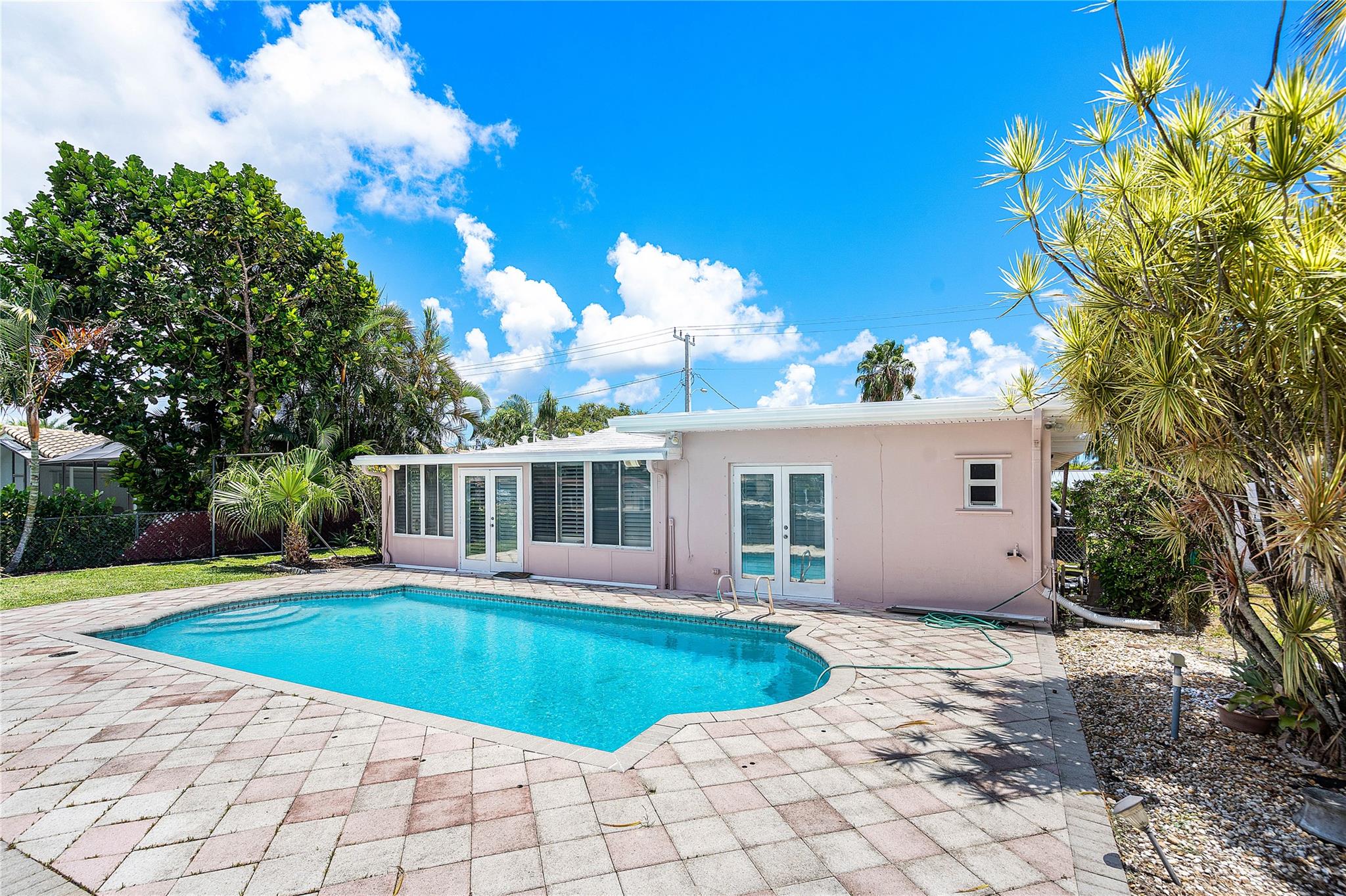 381 SE 6th Ter