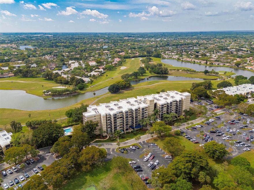 YOU CAN GET YOUR BEUTIFULLY CONDO WITH 10% DOWNPAYMENT AND CHASE BANK GIVE YOU $5000 FOR CLOSING COST .Experience resort-style living in this stunning 2-bedroom, 2-bathroom withy enclosed balcony with breathtaking views of the Bonaventure Country Golf  and stunning  sunsets a perfect spot to relax , Building with 24/7 security, this Condo  offers  access to the Bonaventure Club, where you can enjoy bowling, tennis courts,  skating, gym, sauna, jacuzzi,  a theater, racquet ball, kids area  and more! With an open-concept design,  large windows that bring in natural light, huge walking closet in master bedroom and sitting area . The spacious kitchen features a dedicated breakfast area, ,Plus large laundry room for a full-size washer & dryer.  Don't miss it,Call now!