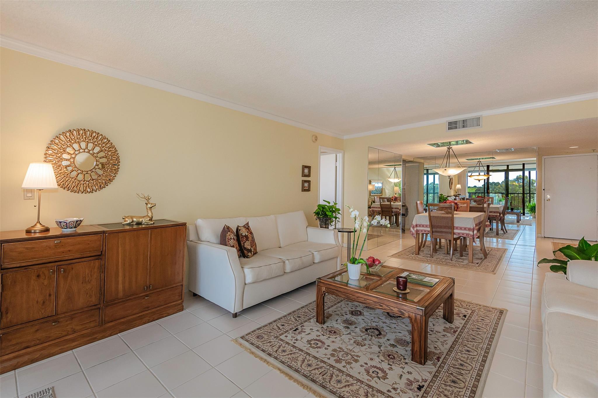 COUNTRY CLUB APTS AT BONA - Residential