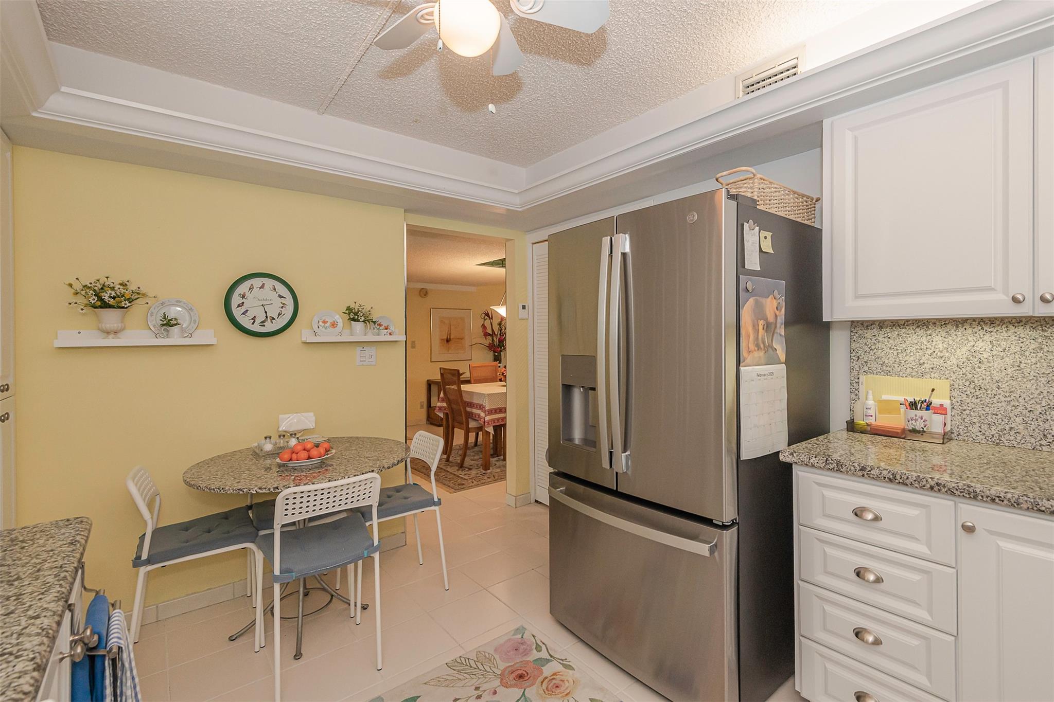COUNTRY CLUB APTS AT BONA - Residential