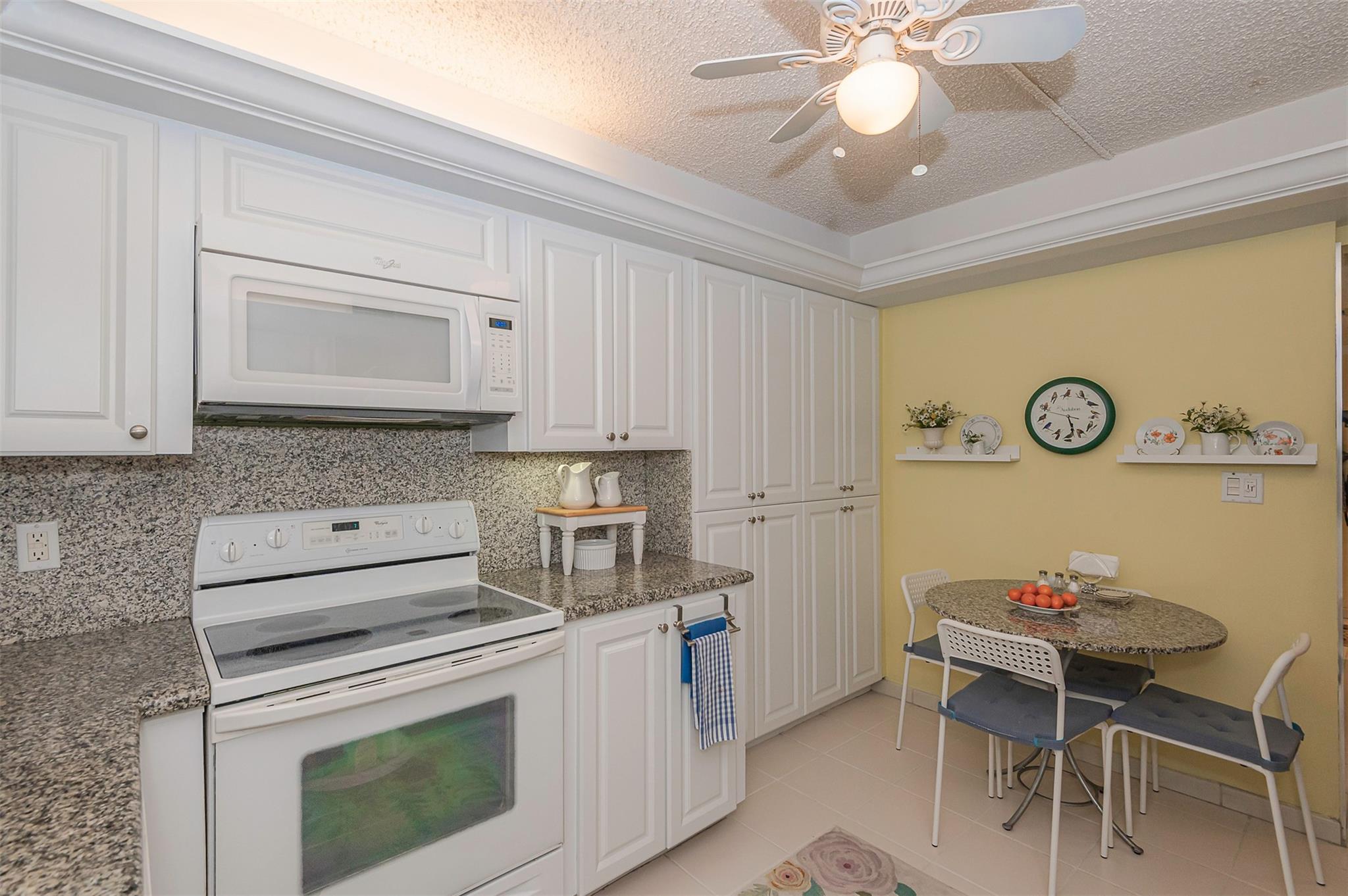 COUNTRY CLUB APTS AT BONA - Residential