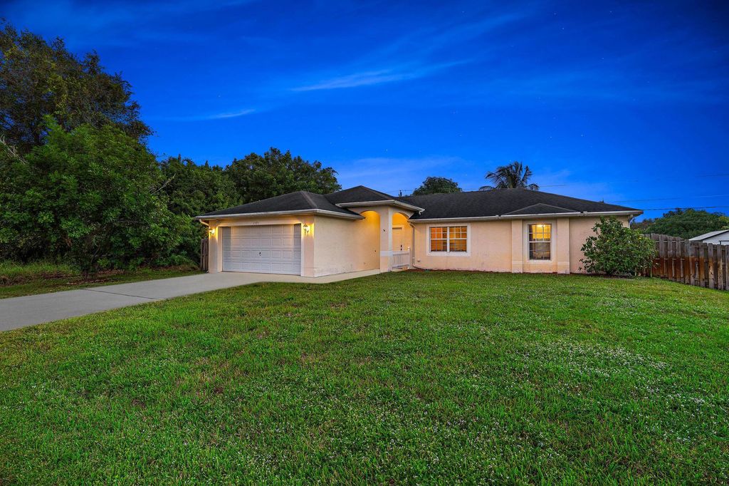 Photo of 1525 SE Croquet Street, Port Saint Lucie, FL 34983 (MLS # R10938678)