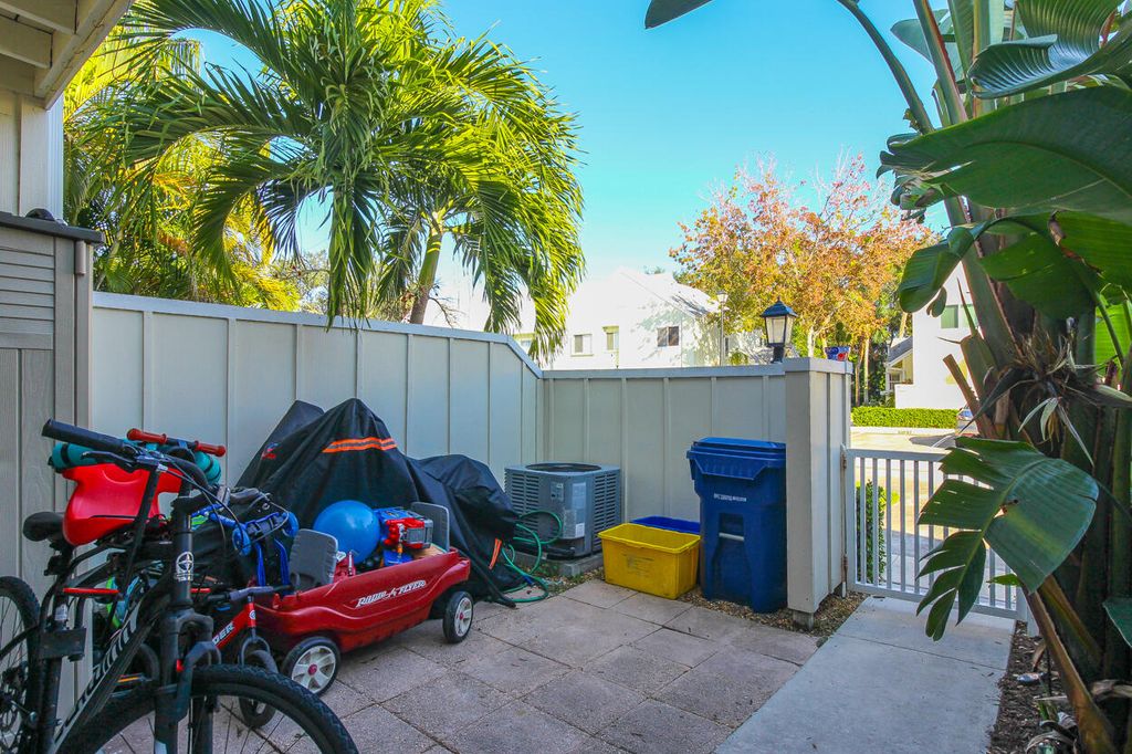 Photo of 6335 Riverwalk Ln #3, Jupiter, FL 33458 (MLS # R11052304)