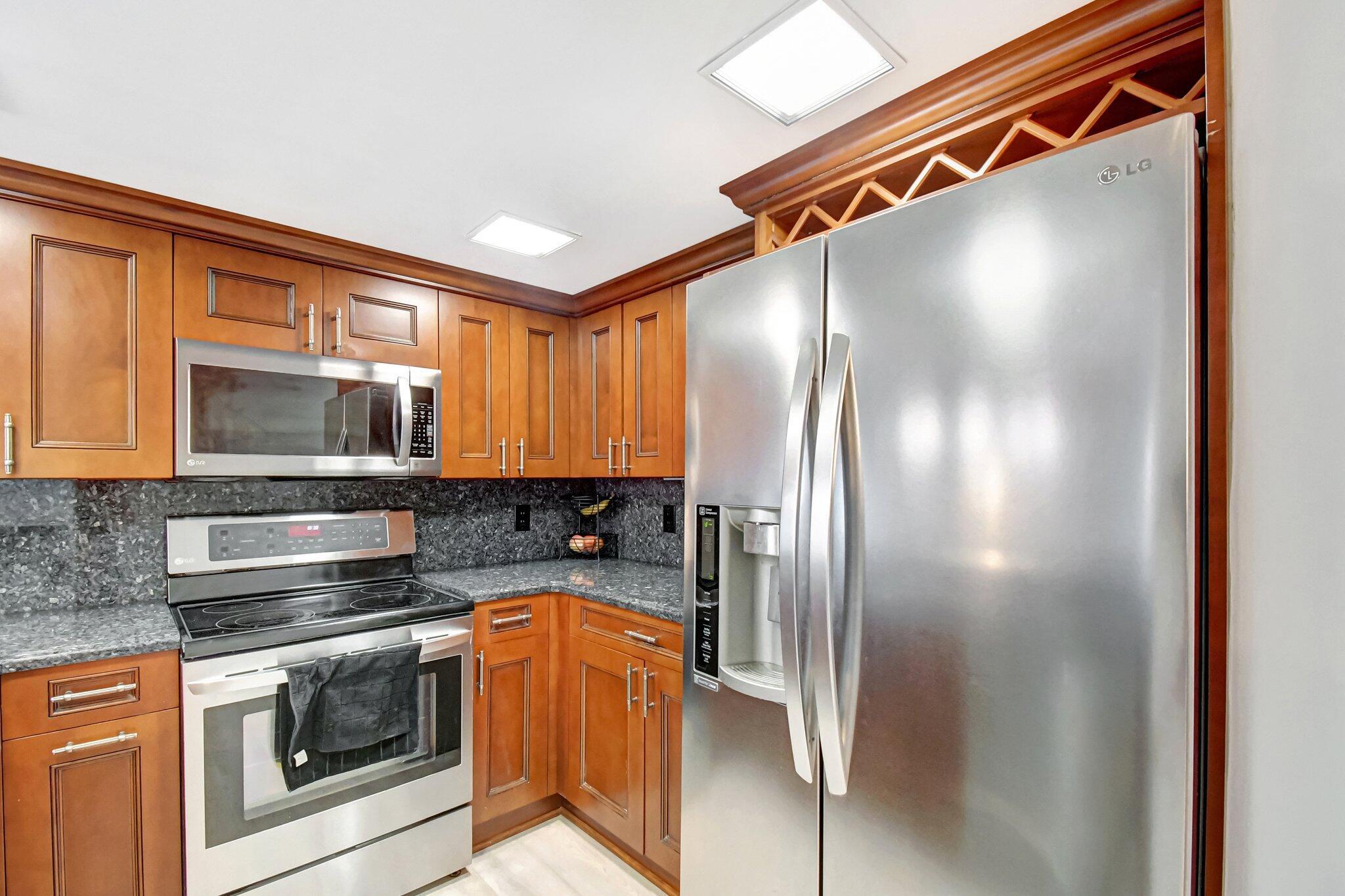 4421 SW 70th Terrace 4421