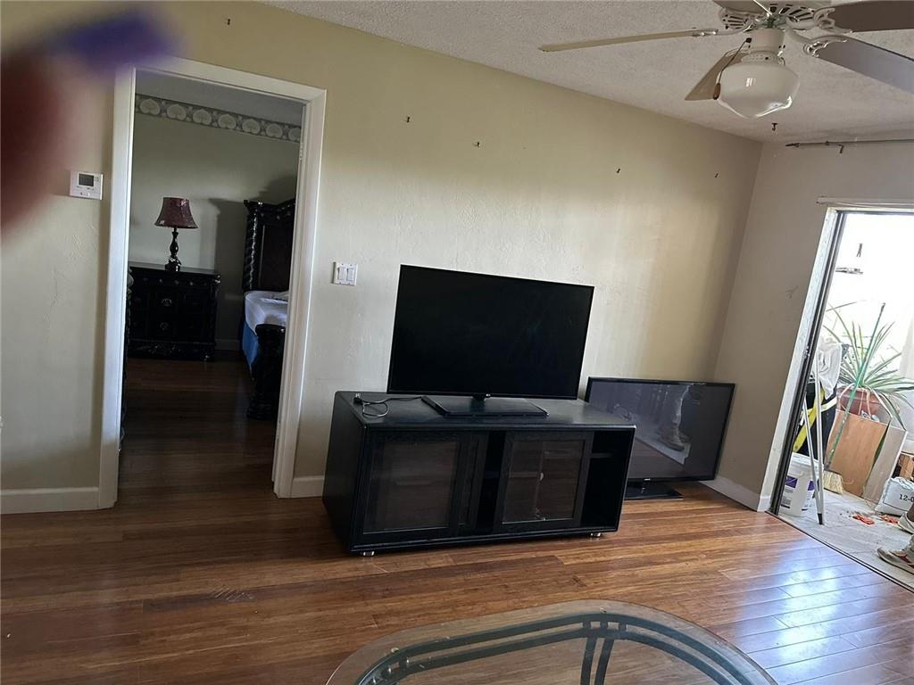 GARNET CONDO - Residential