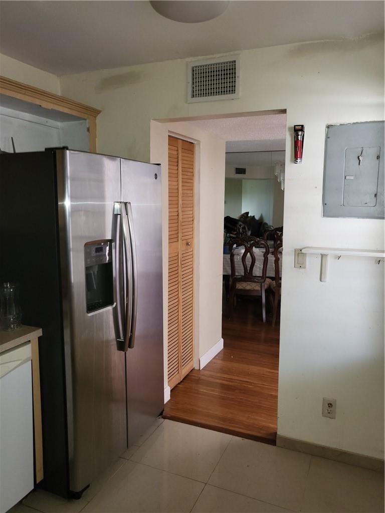 GARNET CONDO - Residential