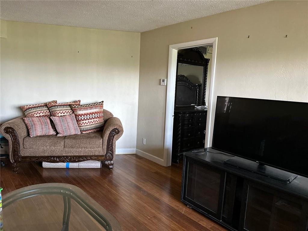 GARNET CONDO - Residential