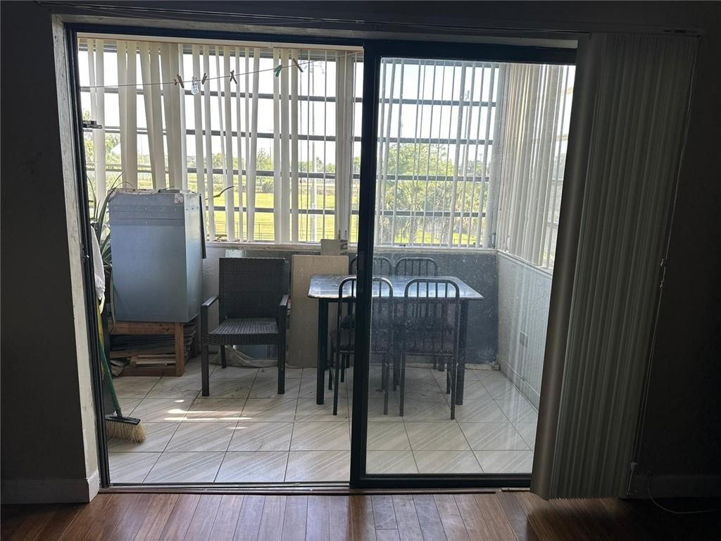 GARNET CONDO - Residential