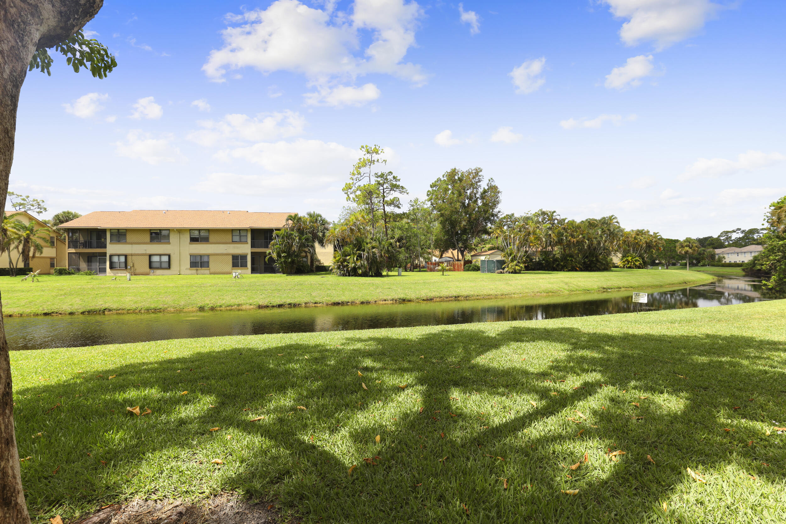 SHEFFIELD WOODS AT WELLINGTON CONDO - Residential