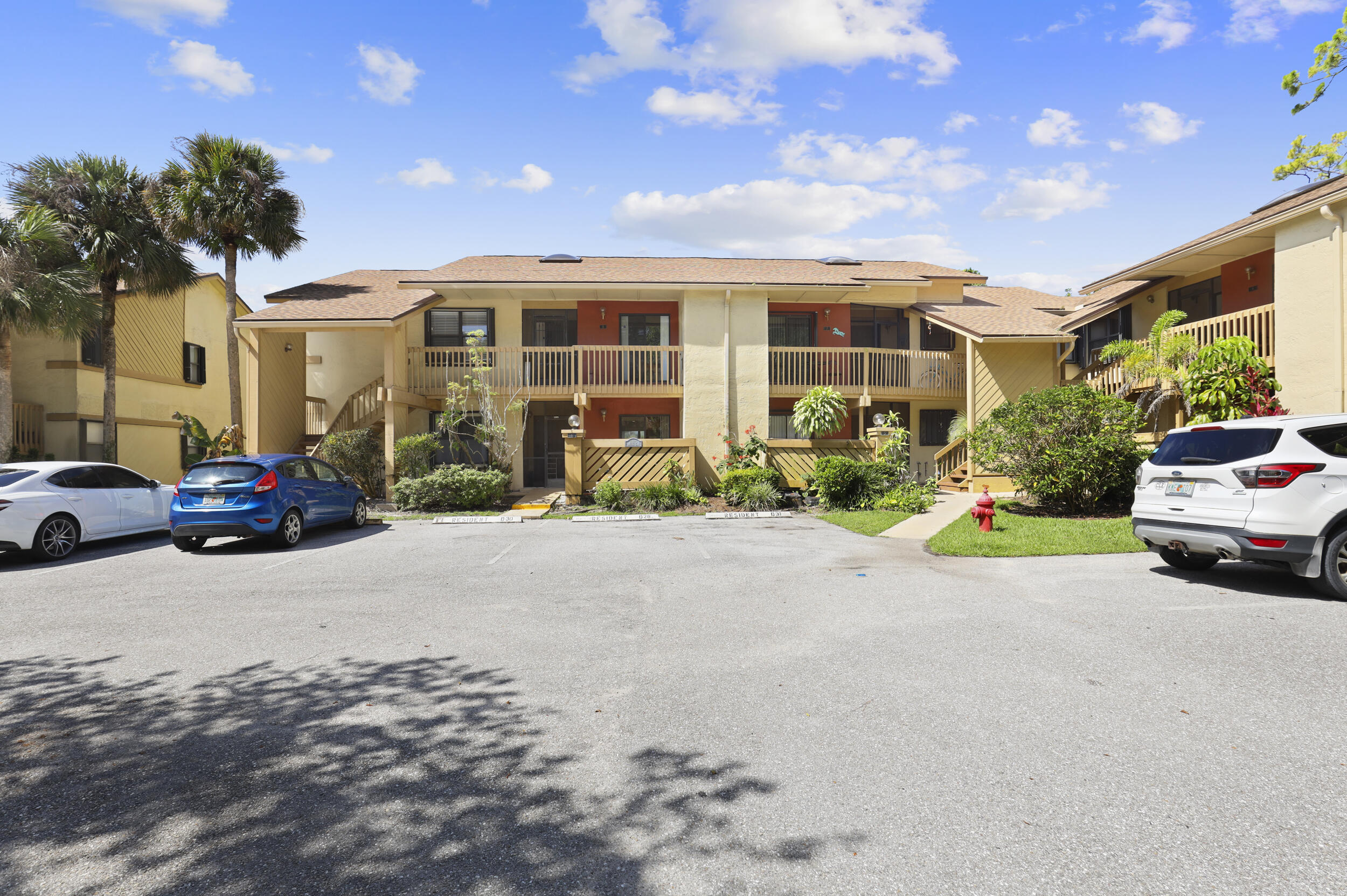 SHEFFIELD WOODS AT WELLINGTON CONDO - Residential
