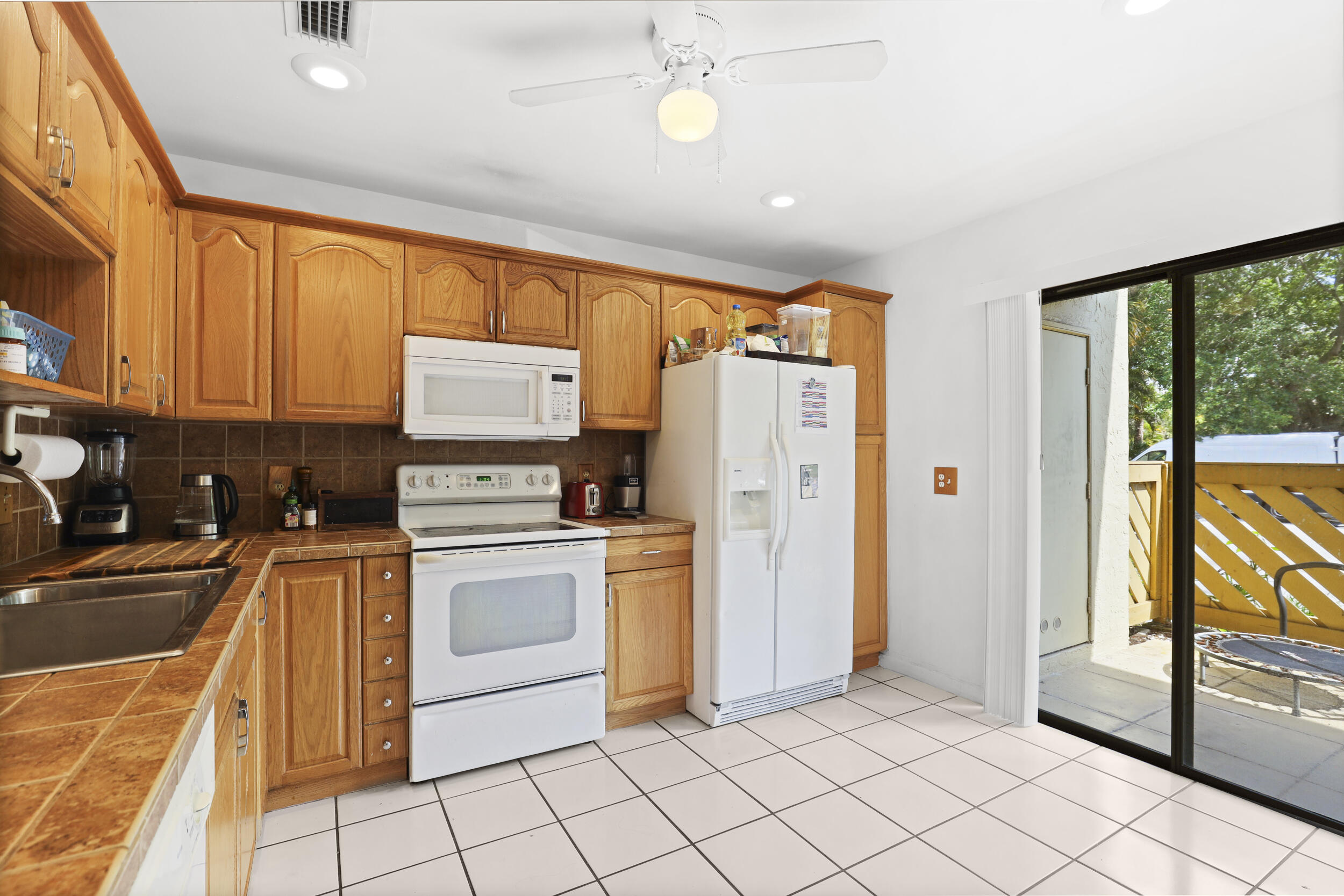 SHEFFIELD WOODS AT WELLINGTON CONDO - Residential