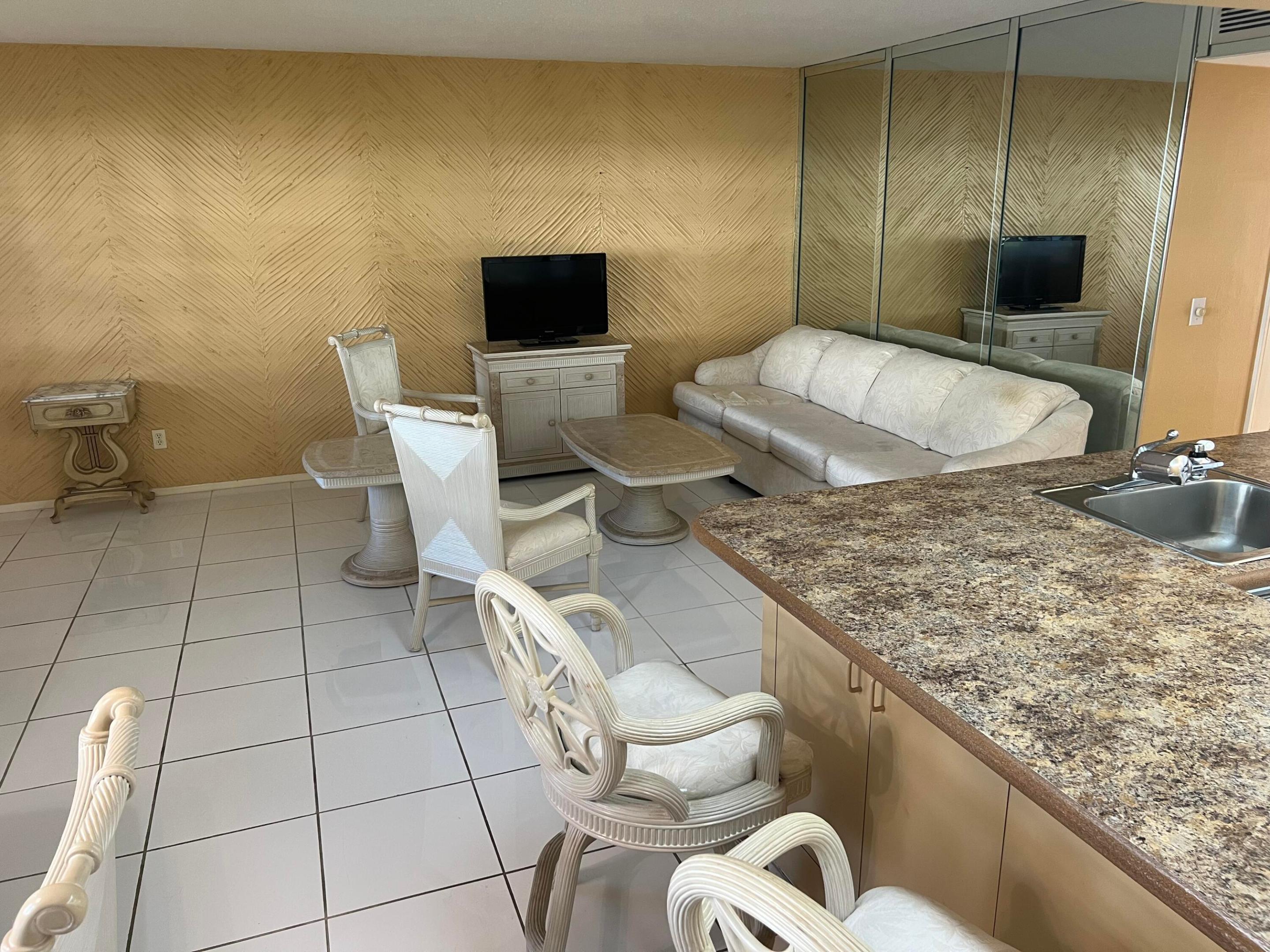 MAYBURY MANSIONS CONDO - Residential