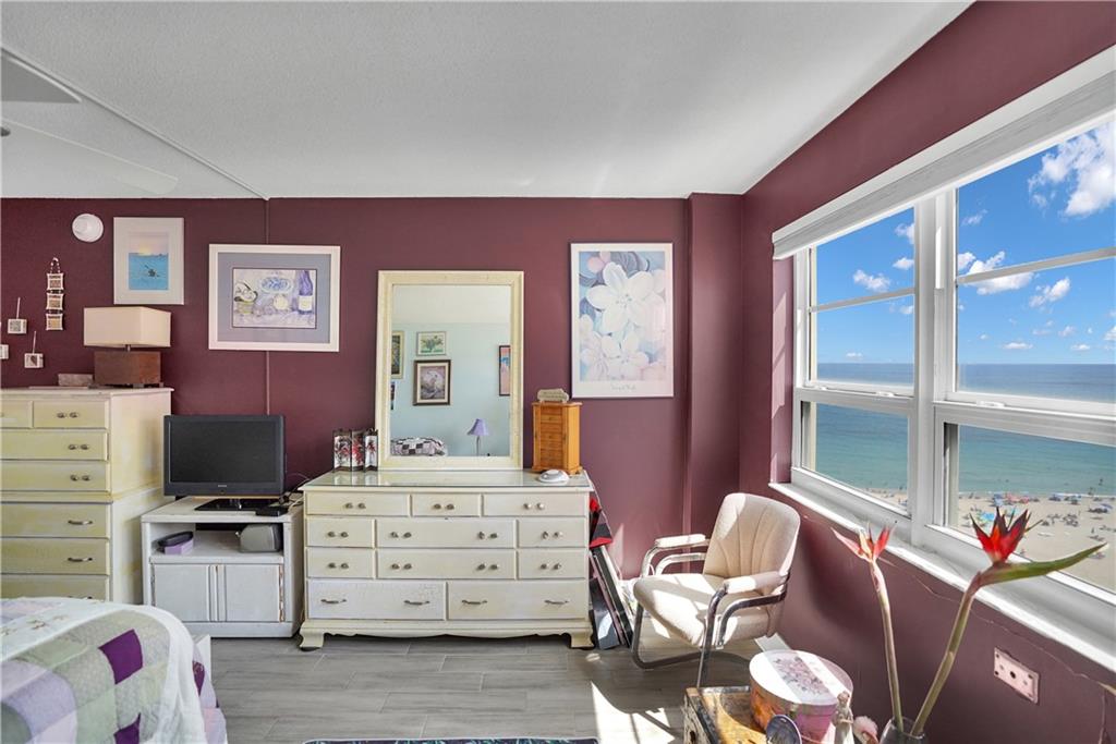 OCEAN MONARCH - Residential