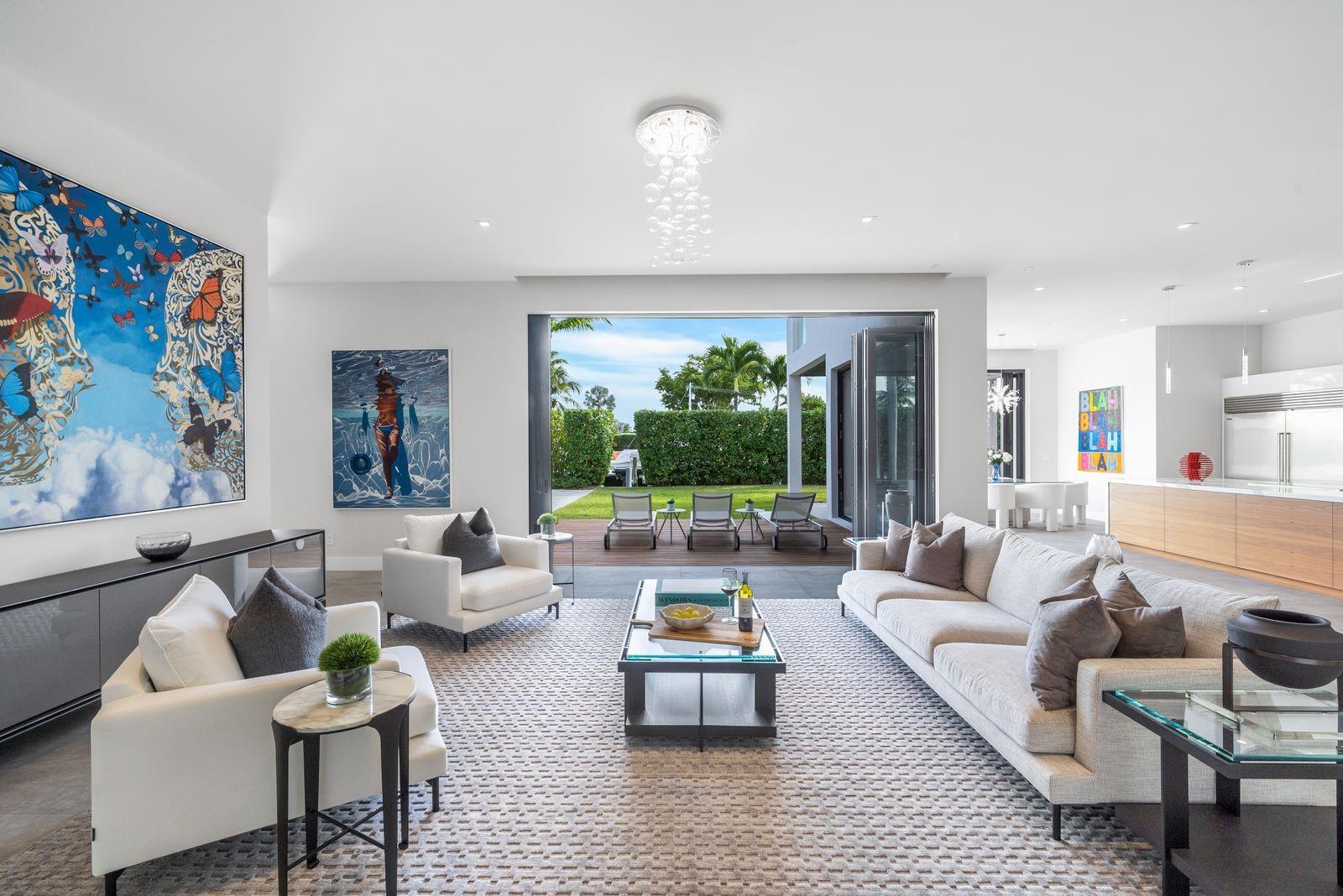 BAY COLONY - Residential