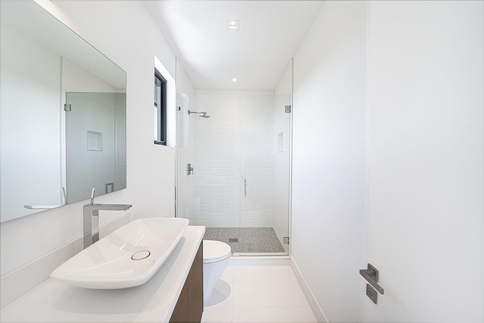 BAY COLONY - Residential