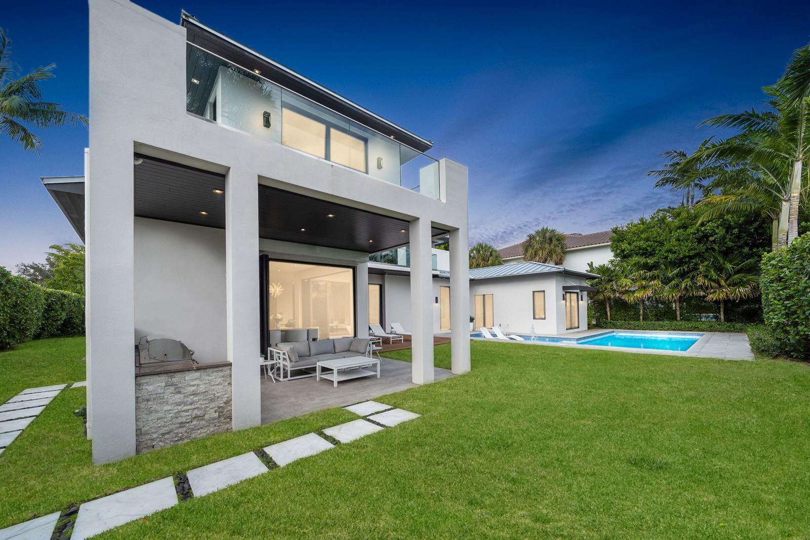 BAY COLONY - Residential