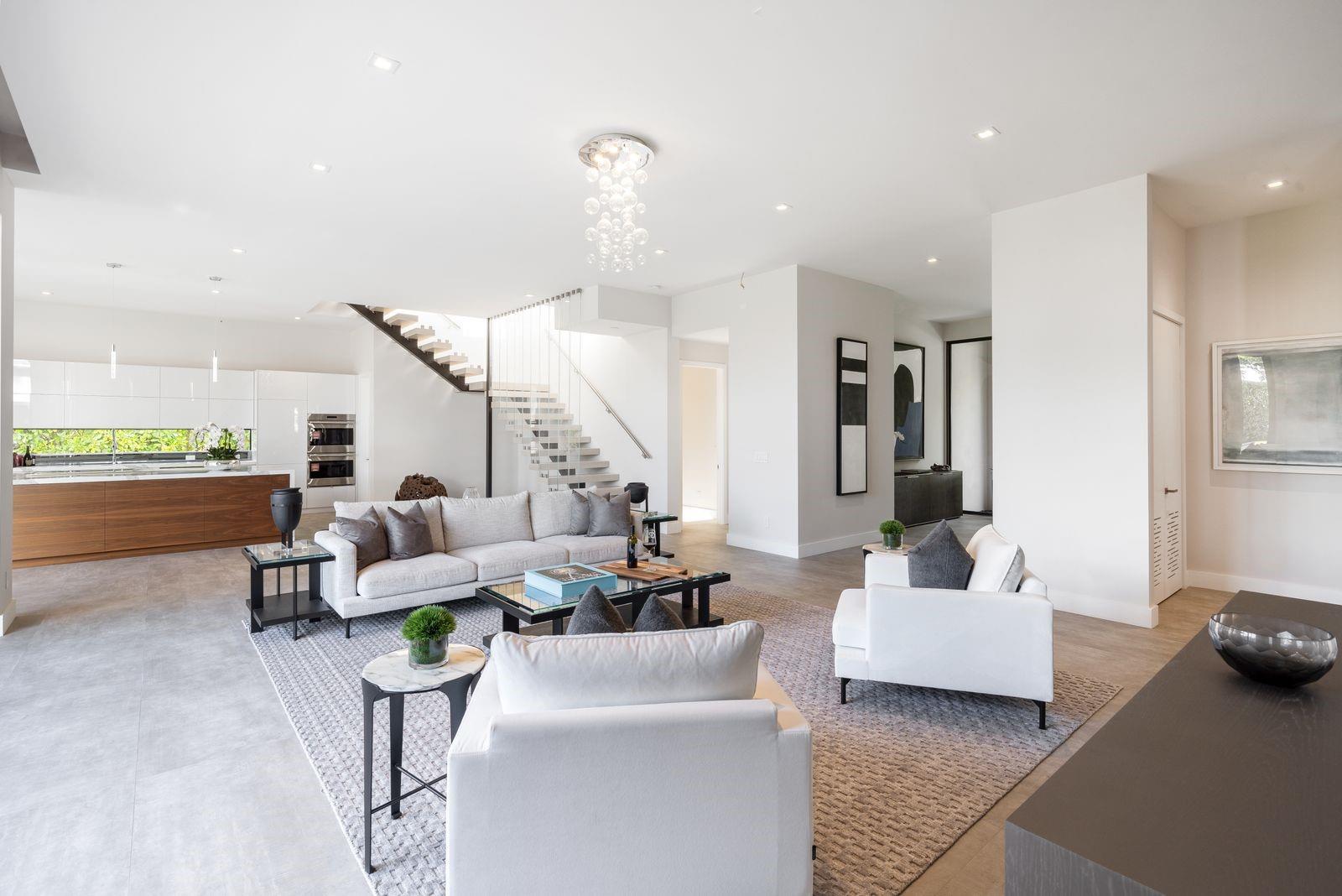 BAY COLONY - Residential