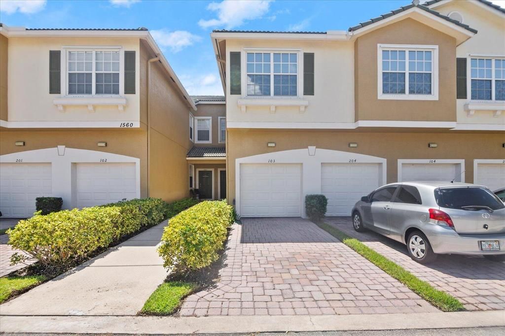 Photo of 1560 SE Wilshire Place #103, Stuart, FL 34994 (MLS # R10739367)