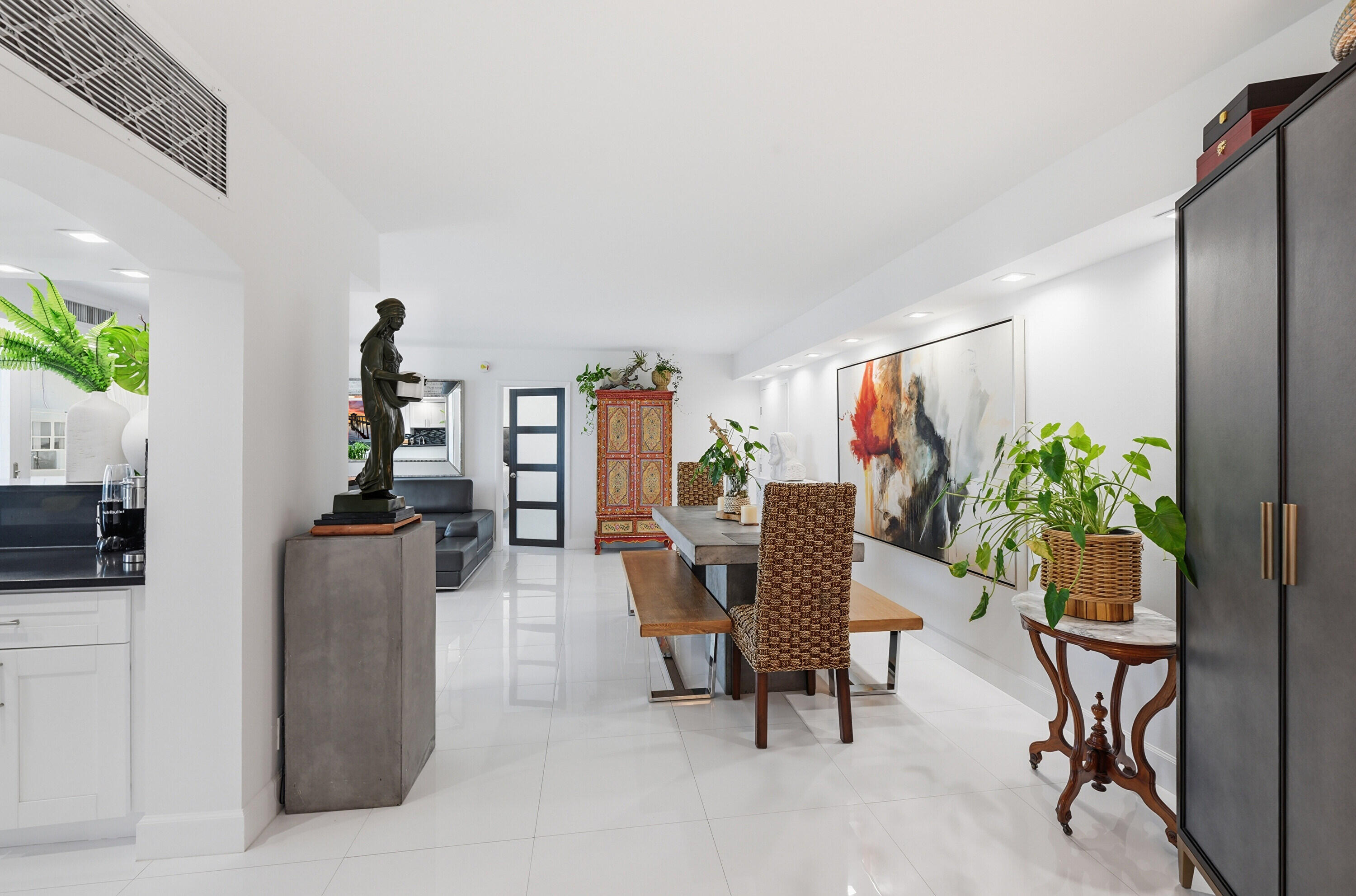 EMBASSY TOWER II INC CONDO - Residential