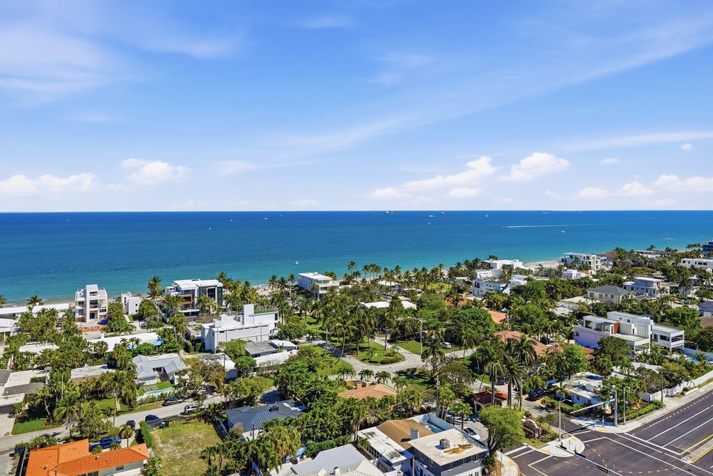 Photo of 2715 N Ocean Boulevard #Ph D, Fort Lauderdale, FL 33308 (MLS # B26006135)
