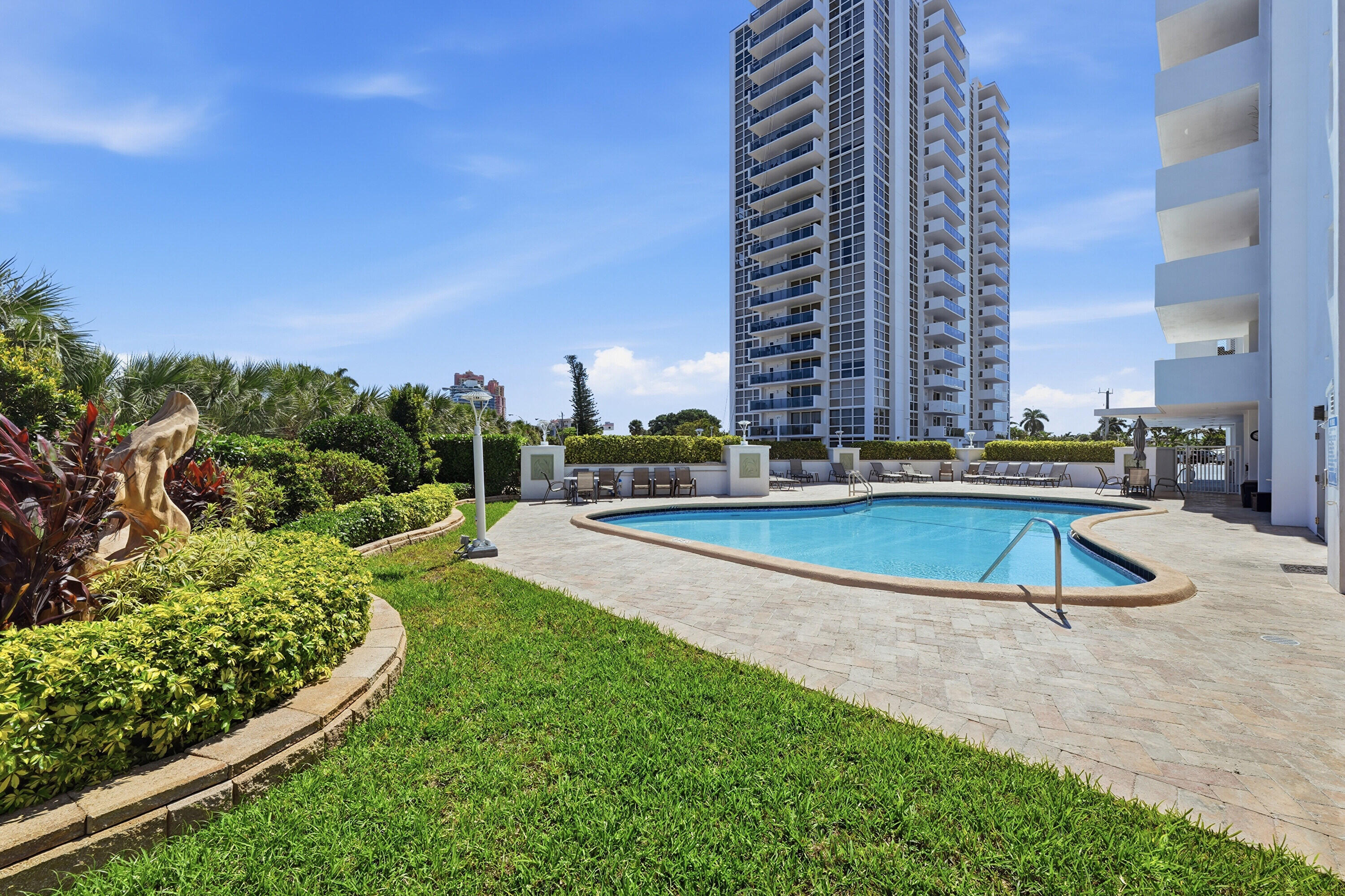 EMBASSY TOWER II INC CONDO - Residential