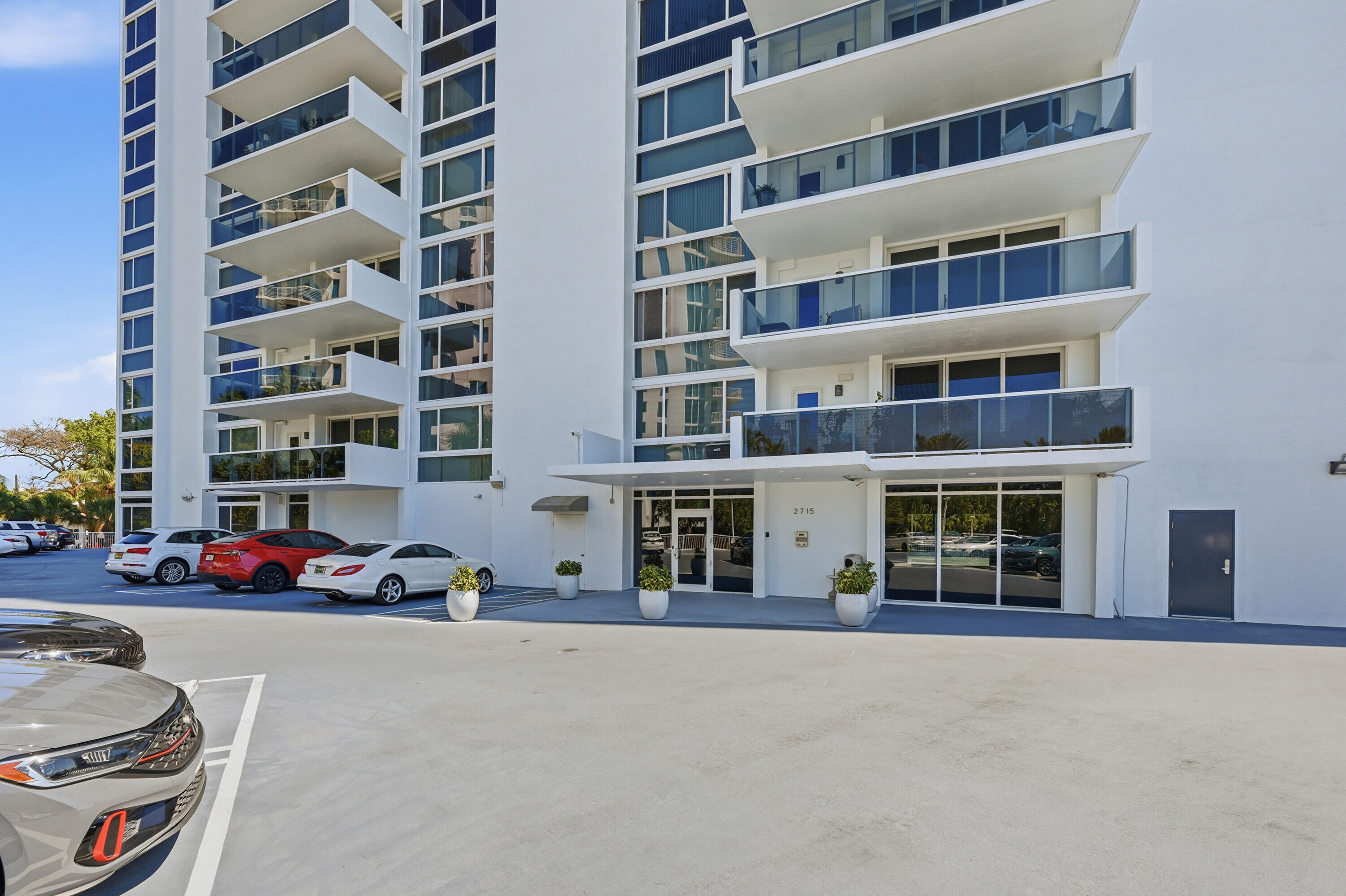 EMBASSY TOWER II INC CONDO - Residential