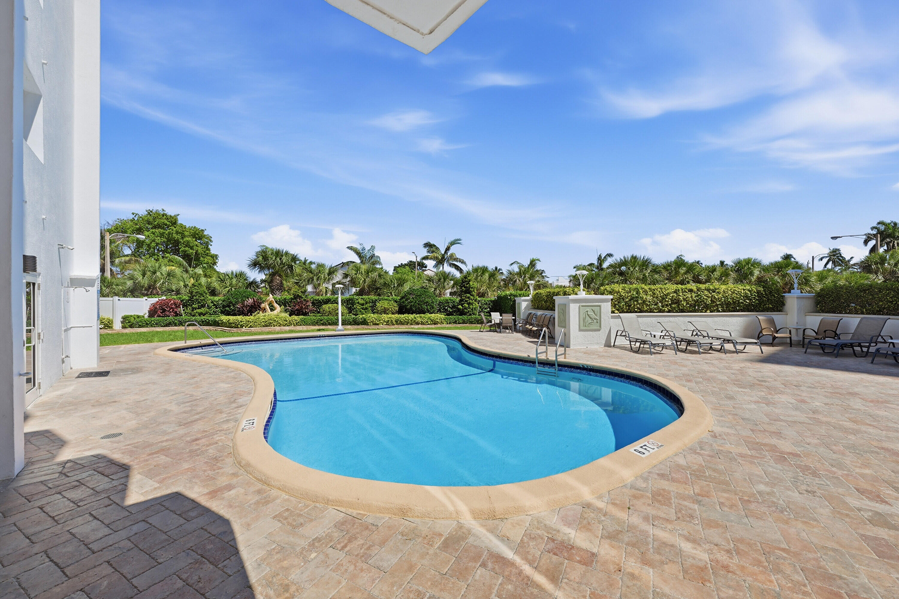 EMBASSY TOWER II INC CONDO - Residential