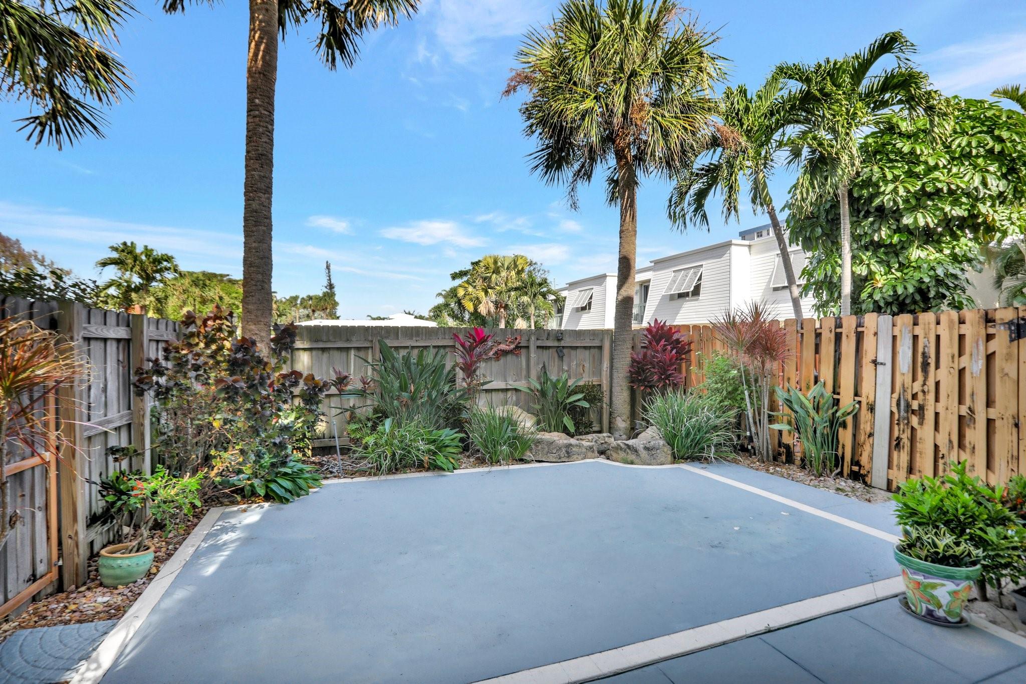 Res De Provence - Residential Lease