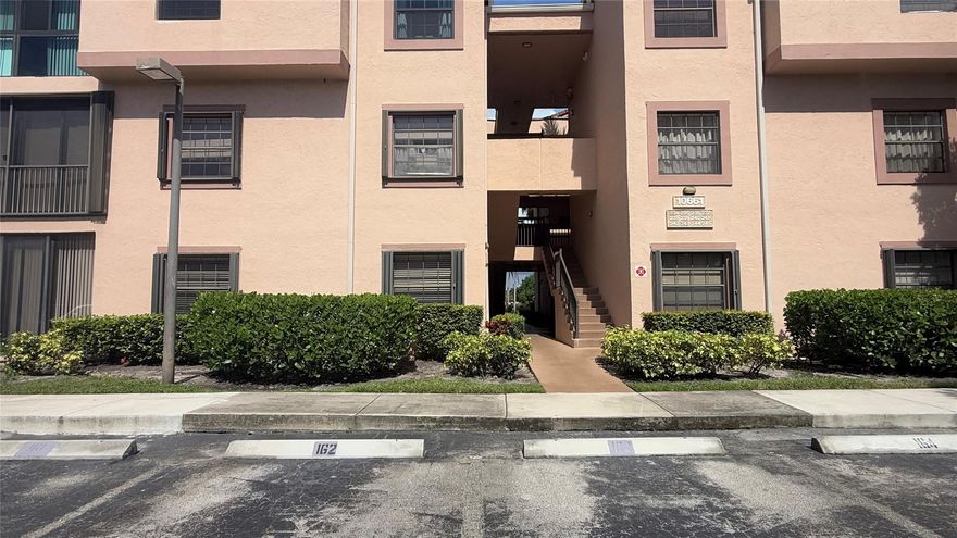 READY TO MOVE-IN. 2 BEDROOMS / 2 BATHROOM LOCATED IN THE OPTIMA VILLAGE OF FOUNTAIN SPRING. BEAUTIFUL BRIGHT, TILE THROUGHOUT, ALL STAINLESS APPLIANCES, GRANITE COUNTER TOP WITH WHITE CABINETS. PATIO WITH LAUDRY ROOM. CLOSE TO SHOP, RESTAURANT. ONE ASSIGNED PARKING SPACE.