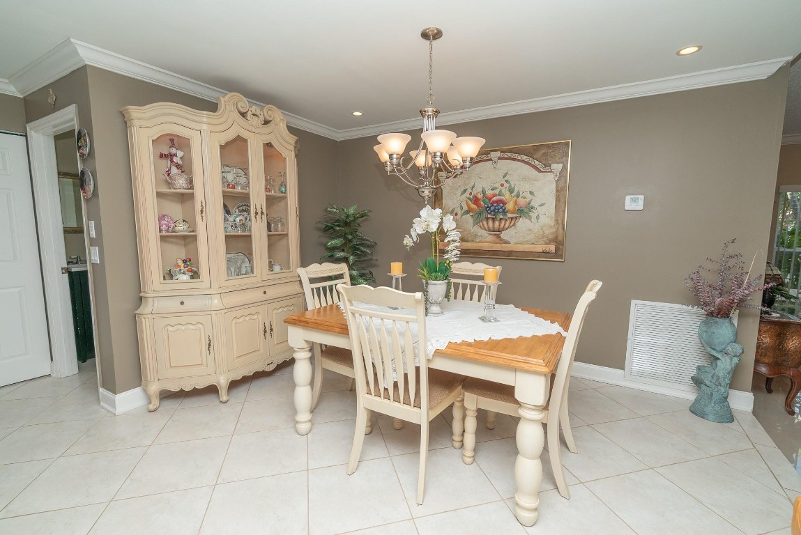 Oak Wood 80-39 B - Residential