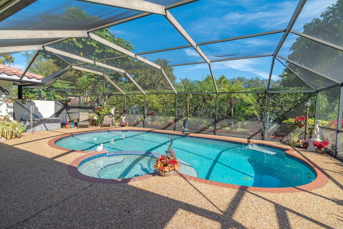 Oak Wood 80-39 B - Residential