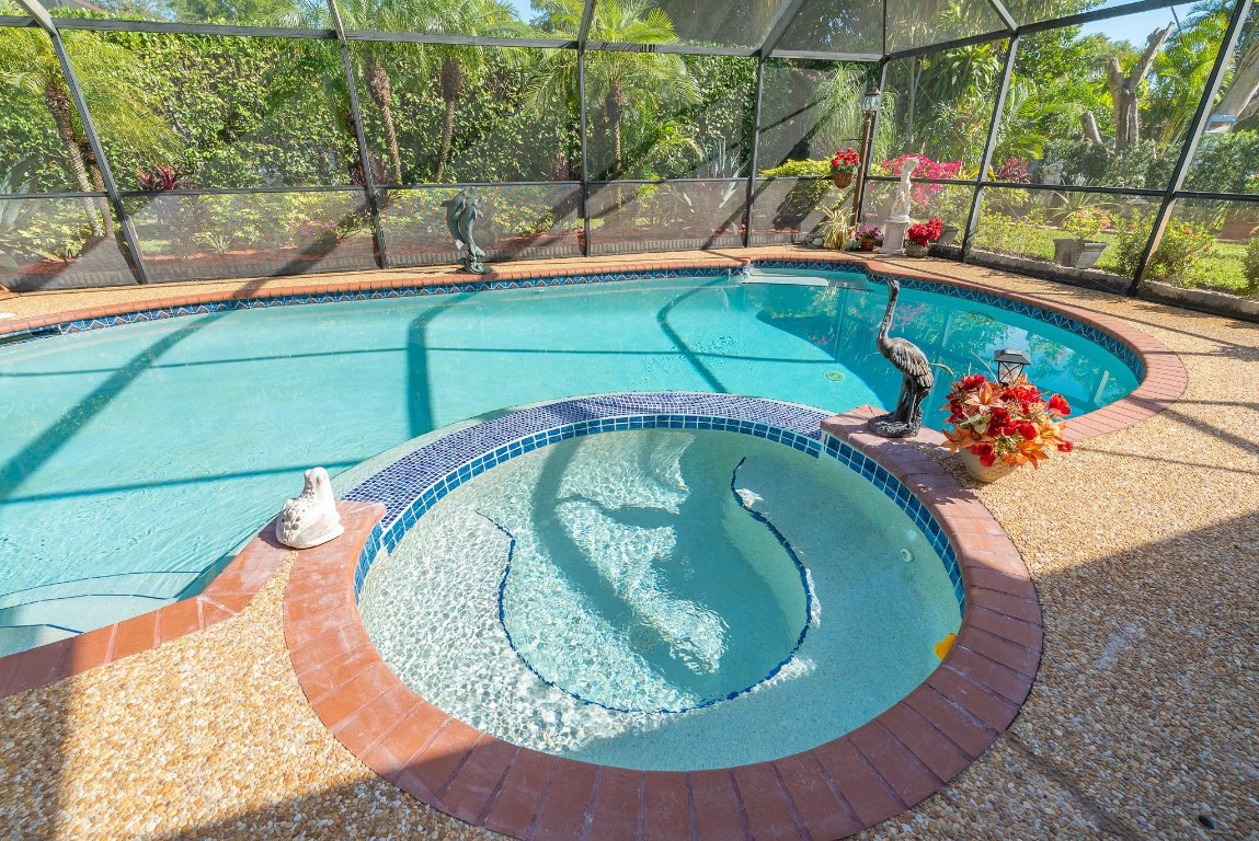 Oak Wood 80-39 B - Residential