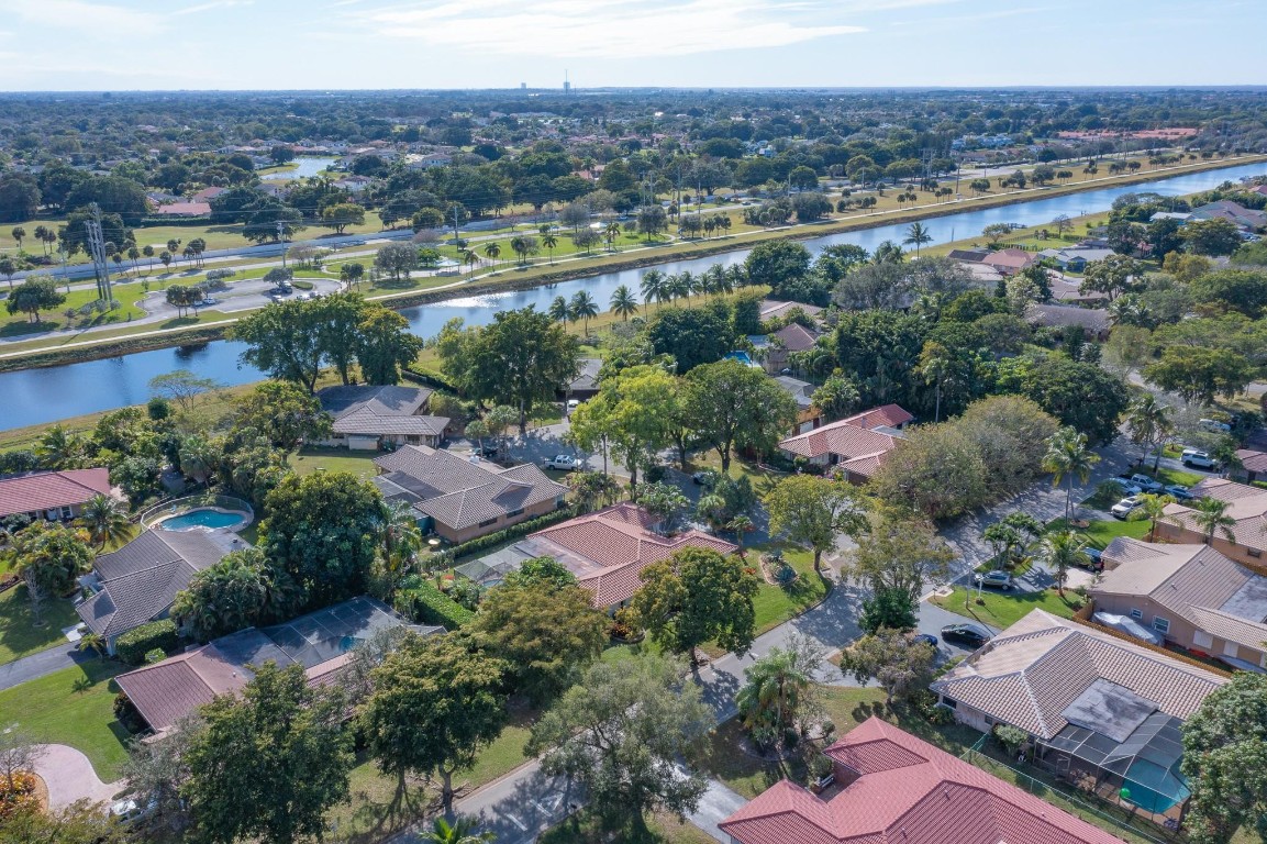 Oak Wood 80-39 B - Residential